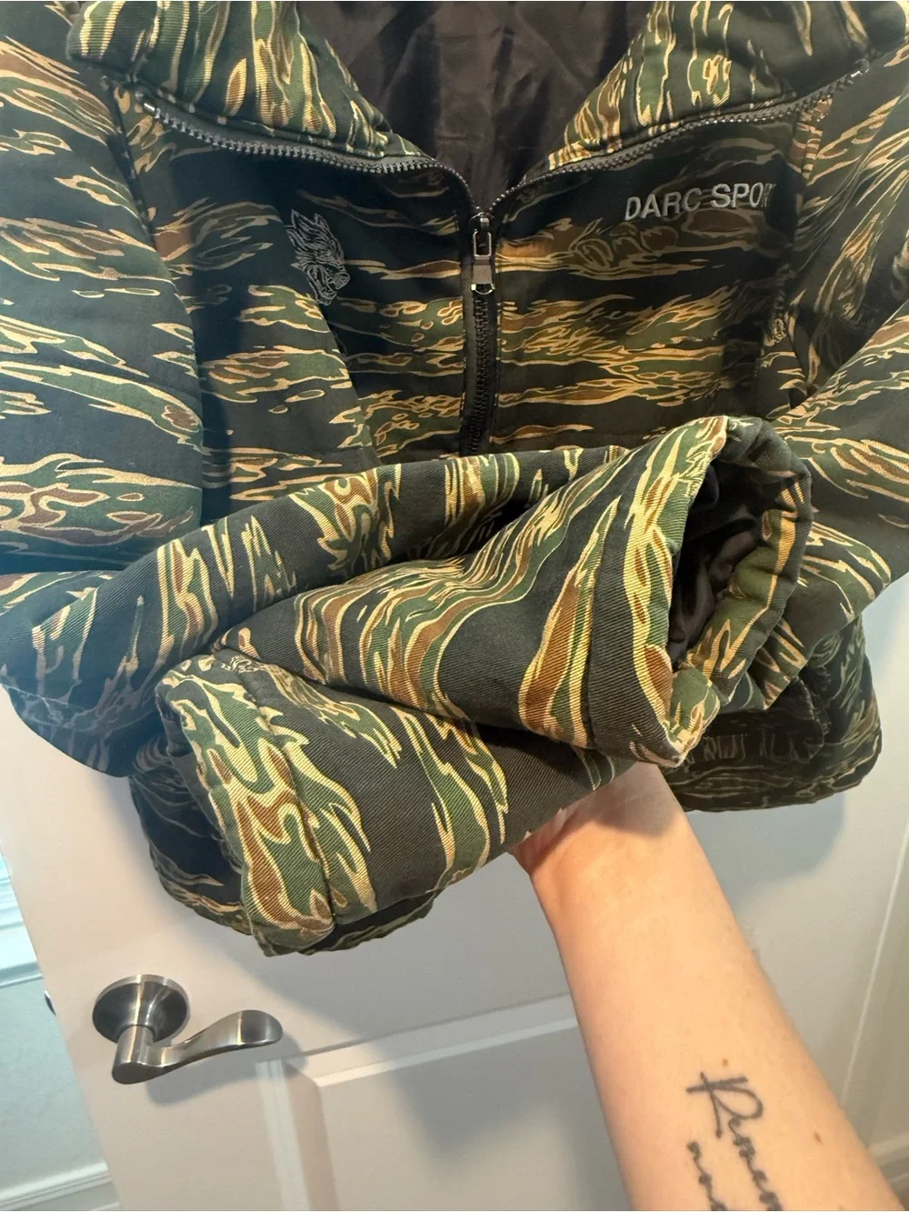 Darc Sport Women's Green Tiger-Stripe Camouflage Jacket